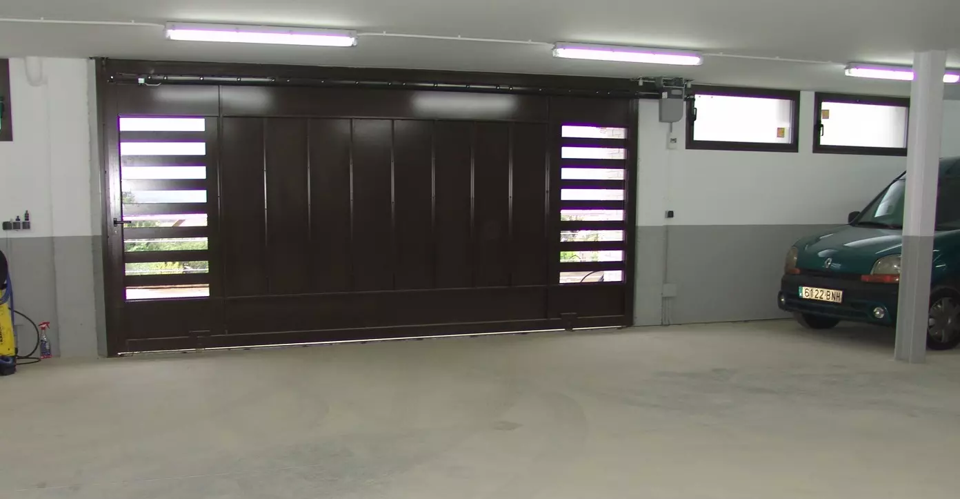 puerta garaje corredera Puertas correderas garaje Granada