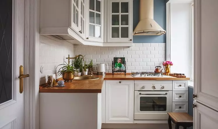 cocina rustica muebles blancos encimera de madera